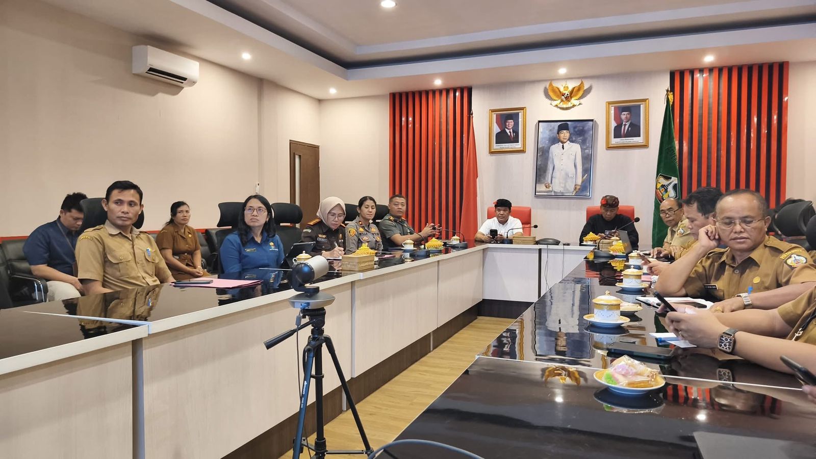 Plt Kadis Kominfosan Bangli Menghadiri Rapat Pengendalian Inflasi secara Daring